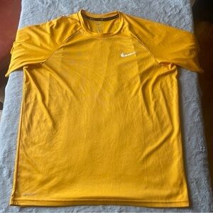 Nike Men's Yellow Sports Shirt size large